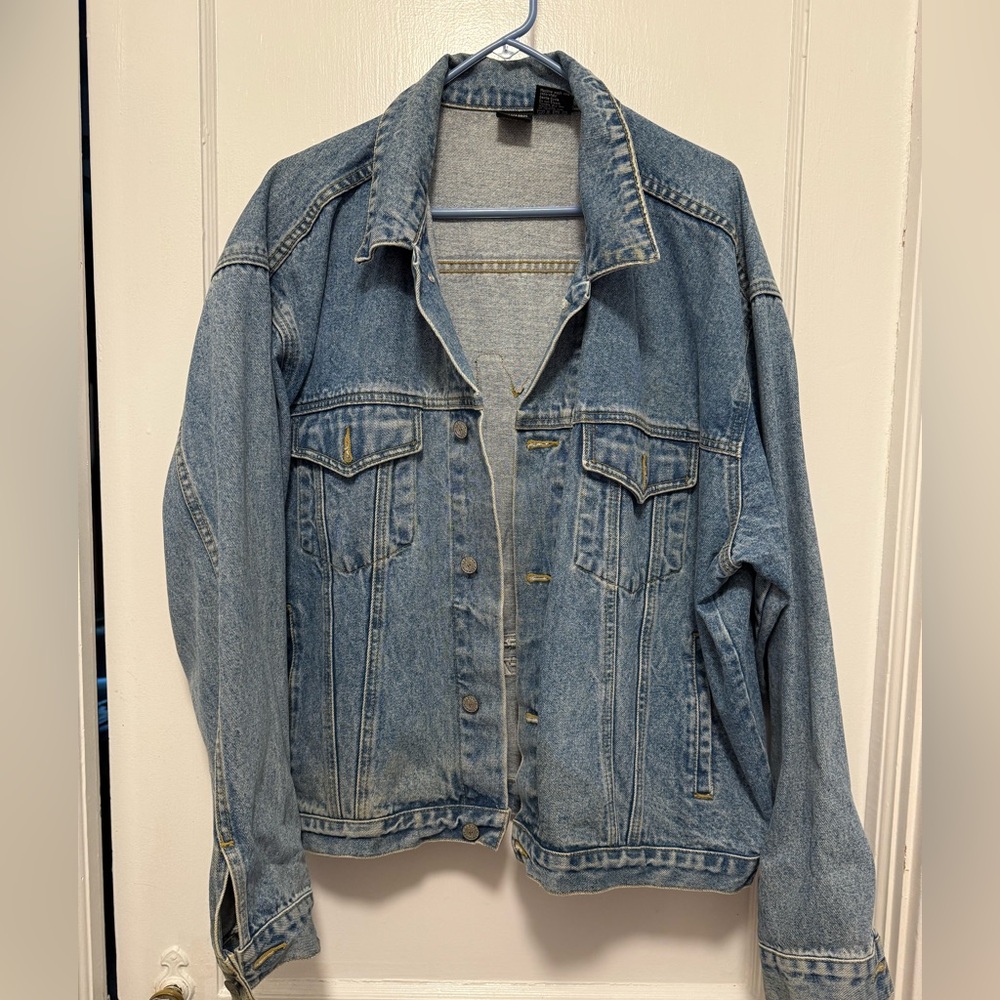 XL Warner Brothers cartoon denim jacket